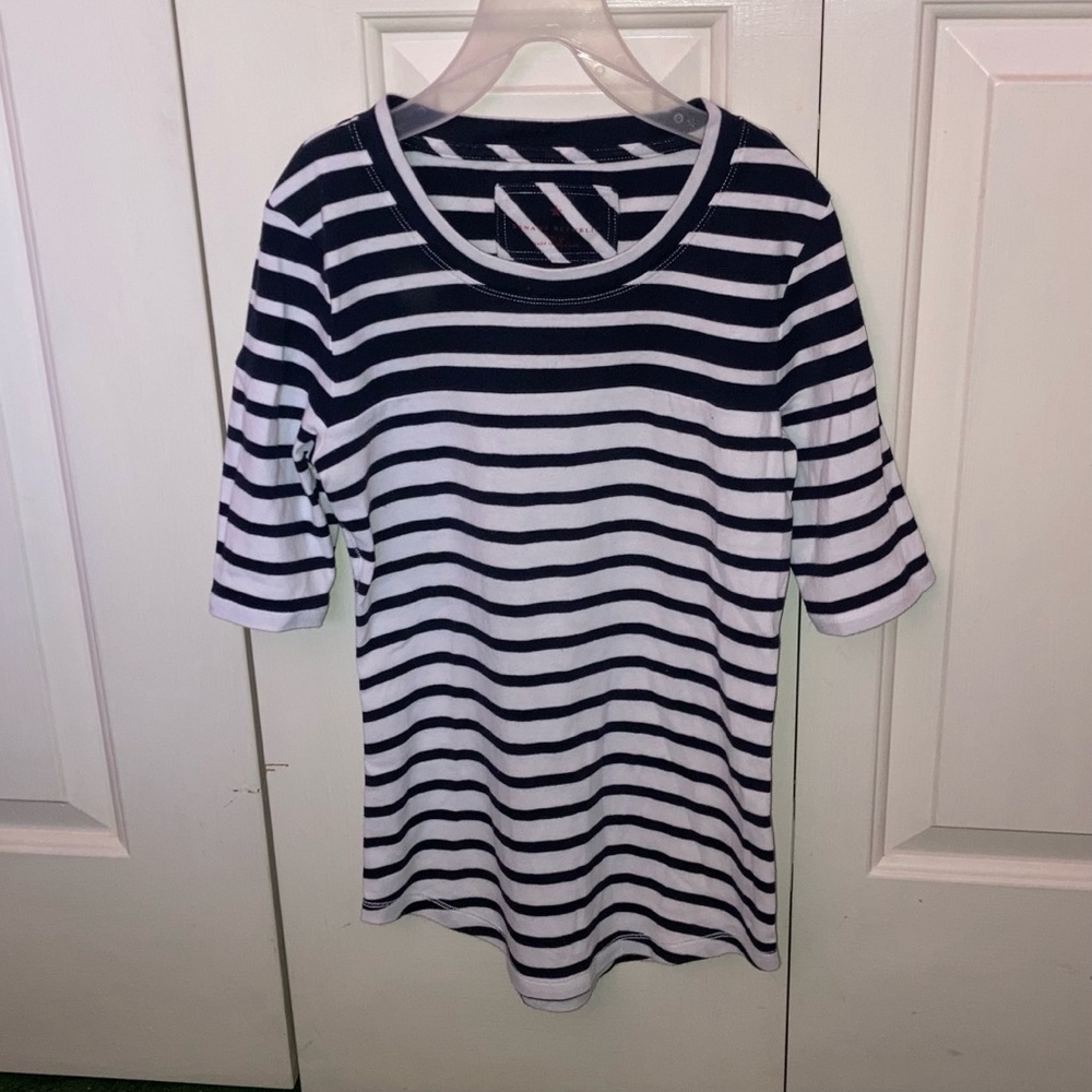 Banana Republic tee